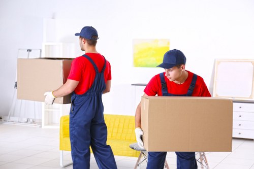 Moving truck in Queenspark for home relocation
